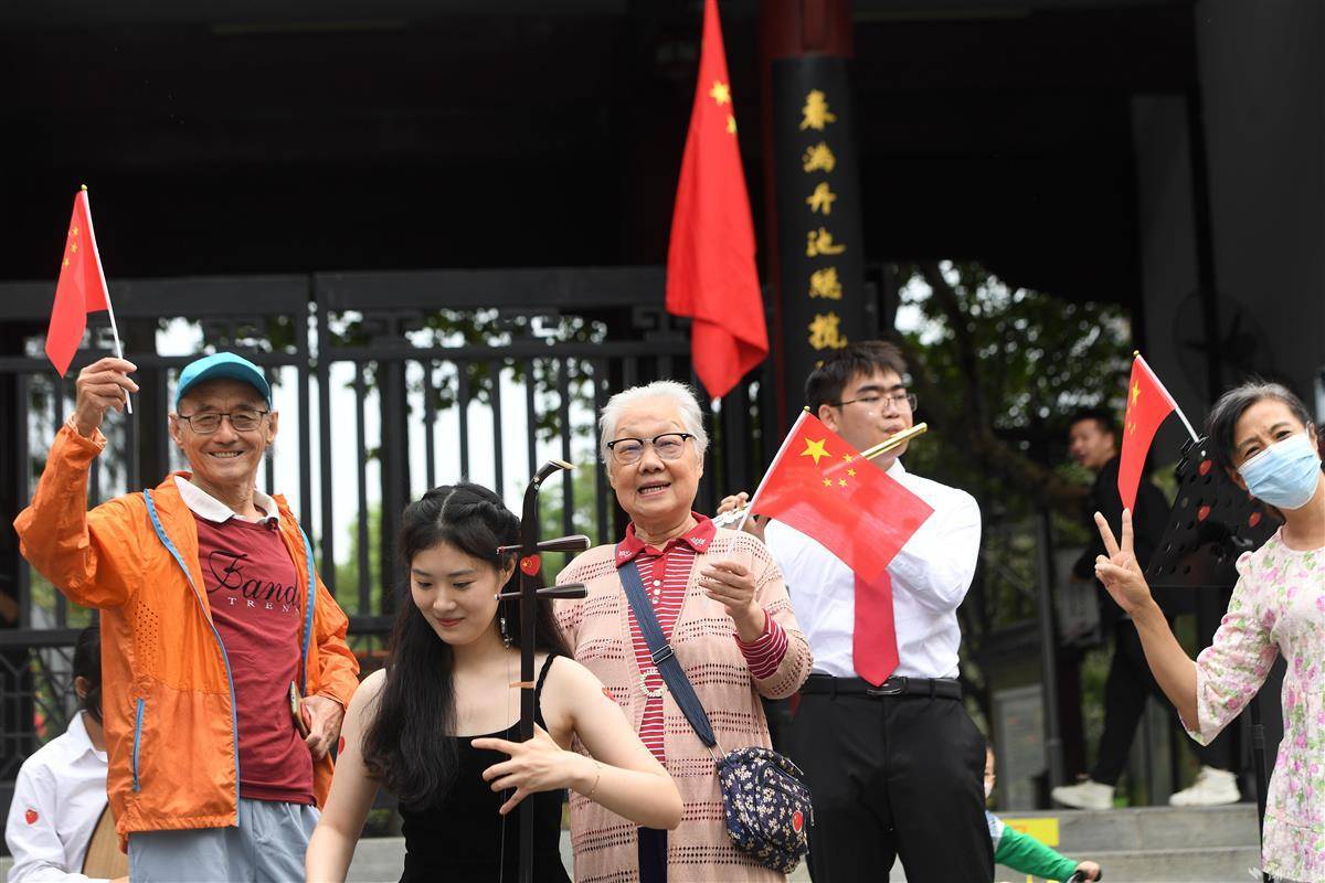 手机港式五张哪个棋牌可以玩